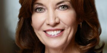 Dominicanos NY se beneficiarán con prioridades de nueva gobernadora Hochul