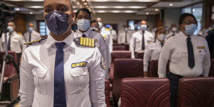 Escuela Penitenciaria gradúa 40 directores de centros