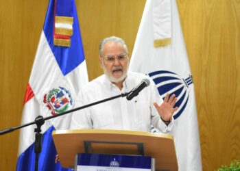 Ministro Ceara Hatton sugiere repensar sistema educativo dominicano