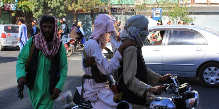 Talibán promete Gobierno inclusivo en Afganistán