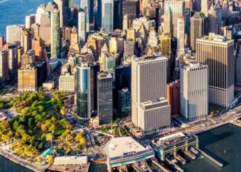 Alertan a neoyorquinos sobre tarjetas de vacunación COVID-19 “peligrosas y falsas”