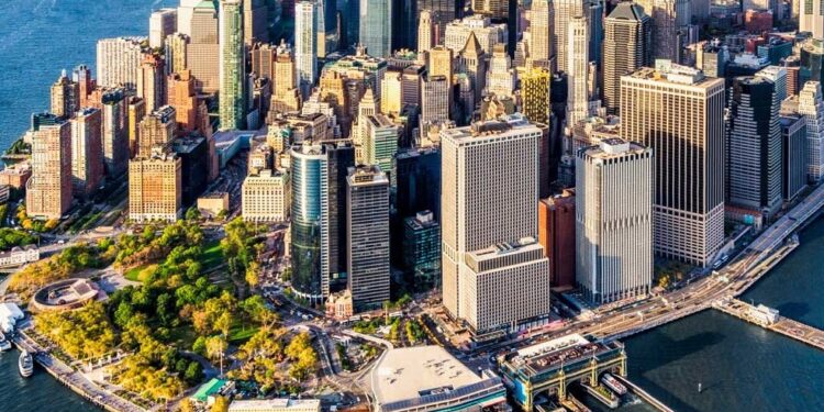 Alertan a neoyorquinos sobre tarjetas de vacunación COVID-19 “peligrosas y falsas”