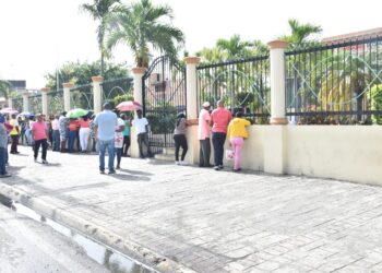 Invitan a 218 empleados a retirar RD$31, 665 millones de Comedores Económicos