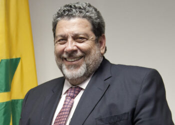 Agreden al primer ministro de San Vicente y Las Granadinas