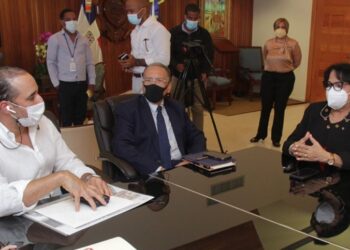 Anuncian construcción de extensiones UASD en cuatro provincias