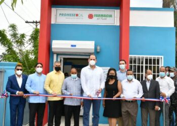 Promese/Cal con 2 nuevas Farmacias del Pueblo en Sánchez Ramírez