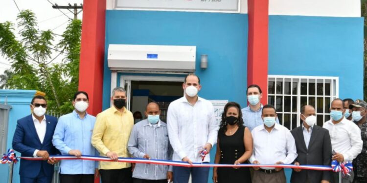 Promese/Cal con 2 nuevas Farmacias del Pueblo en Sánchez Ramírez