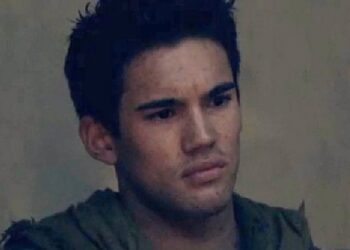 Muere el actor de Spartacus Francis Mossman a los 33 años