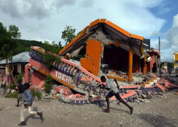 Asciende a 2.207 los muertos y más de 50 mil casas destruidas  por el terremoto de Haití