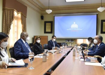 Gobierno dispondrá de un centro de vacunación en centros preuniversitarios y de educación superior