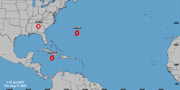 Grace continúa alejándose; se reducen las alertas y avisos