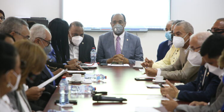 Diputados y ADOPAE tratan sobre lenguaje soez en la música y los medios