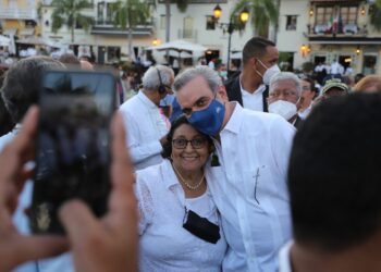 El presidente Luis Abinader recorre la Ciudad Colonial
