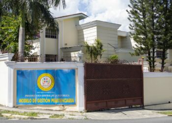 23 privados de libertad positivos al COVID en Centro Rafey Hombres en Santiago