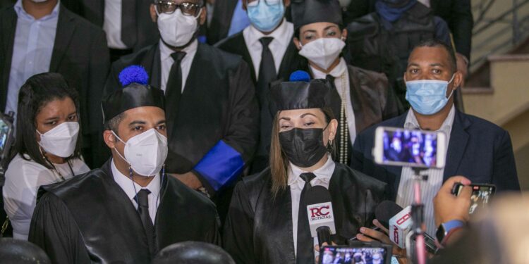 Fiscales presentan menú de delitos contra imputados en caso Falcón