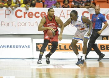Leones vencen a los Metros y toman delantera semifinal A LNB