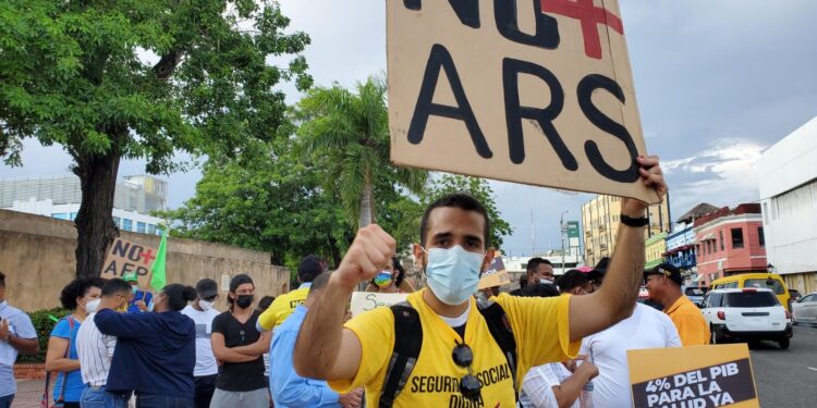 Coalición por la Seguridad Social Digna  realiza movilización en diversas esquinas del país