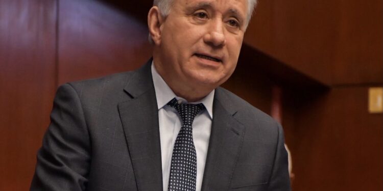 Senador Taveras a favor de Ley Extinción de Dominio