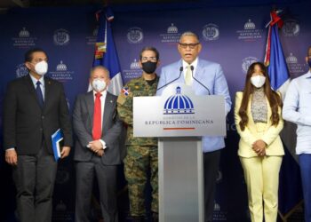 Gobierno obligará empresas cumplan normas de contratación de extranjeros