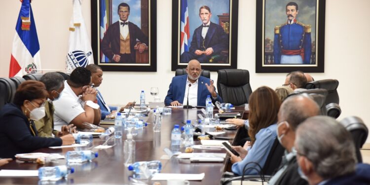 Comisión de Observadores apoya continuidad del Concurso Docente