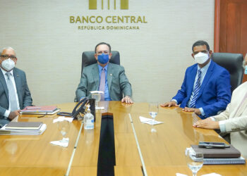 Analizan importancia del sector minería para la economía del país