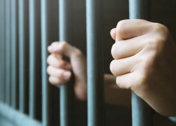 La Vega: 16 internos aprovechan fuerte aguacero para hacer hueco y escapar