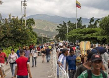 Colombia comienza a regularizar más de un millón de migrantes venezolanos