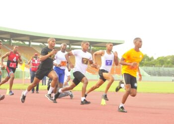 Armada conquista atletismo Juegos de Cadetes y  guardiamarinas