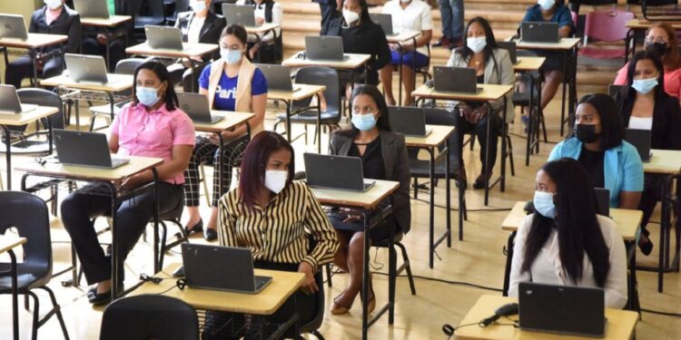 Concurso para Docentes comenzó con postulantes para el Nivel de Educación Primaria.