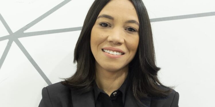 Periodista Cristal Acevedo estrena programa