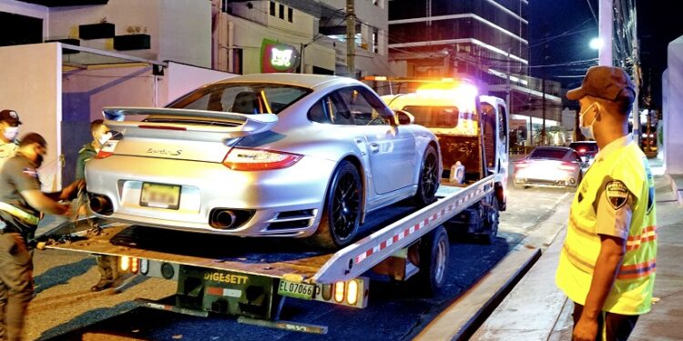 DIGESETT retiene 28 vehículos de alta gama en operativo nocturno en la Lincoln