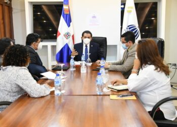 Salud Pública garantiza plazas a 685 médicos contratados por la pandemia de COVID