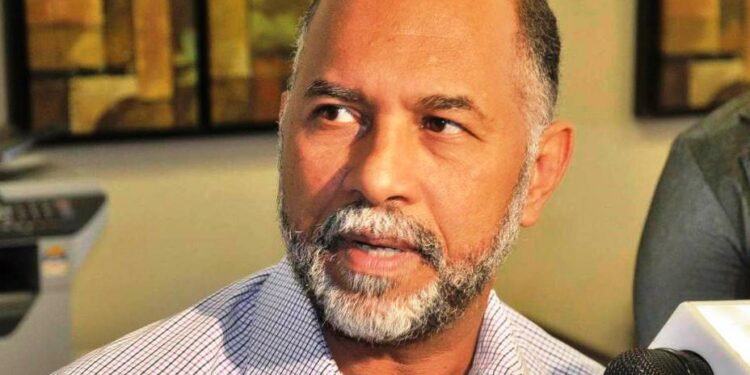 Corriente de maestros del PLD denuncia desorden en concursos para docentes.