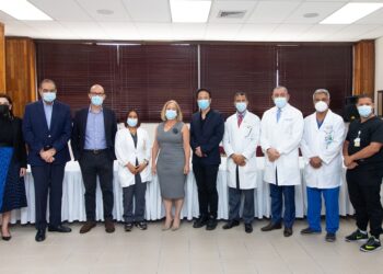Realizan primer trasplante hepático pediátrico exitoso de donante vivo a vivo en RD