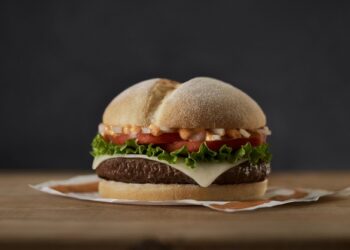 Una multinacional del hamburger aceptará bitcoin como forma de pago en El Salvador