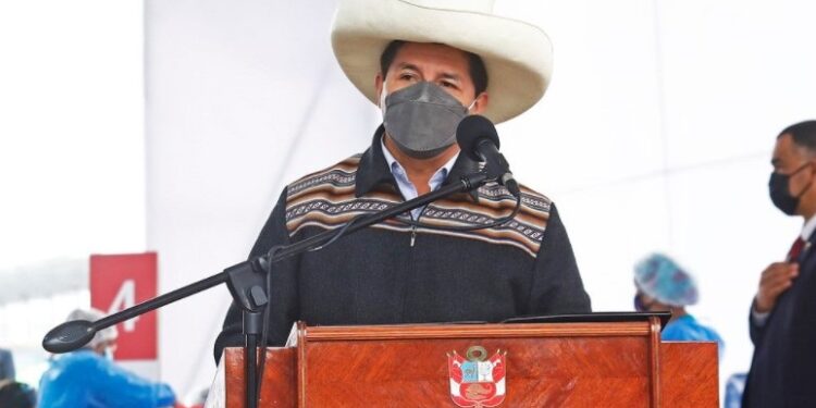 Presidentes de Perú y Bolivia acuerdan crear un gabinete binacional este mismo año