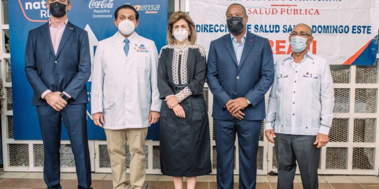 Vicepresidencia y Coca-Cola impulsan centro de vacunación contra el COVID-19