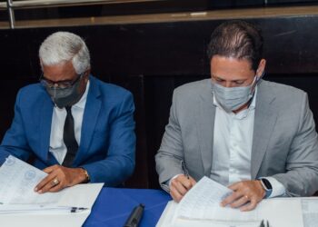 Comisión Liquidadora de Órganos del Estado entrega de Obras OISOE al MIVHED