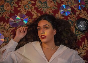 María Cerdeiros presenta con "Mi otra mitad" su nueva propuesta musical