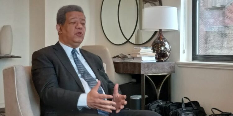 Leonel Fernández insiste en oponerse a la reforma de Luis Abinader