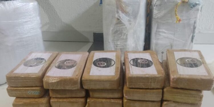 Incautan  97 paquetes presumiblemente cocaína en Barahona