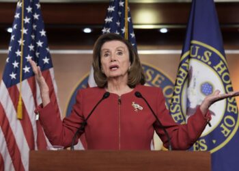 Seguidor de Trump podría recibir hasta dos años de cárcel por amenaza contra Pelosi