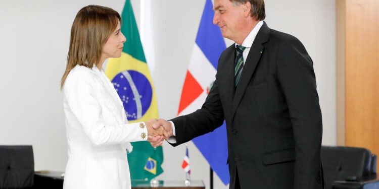 Bolsonaro promulga acuerdo con Rep. Dominicana sobre exención de visados