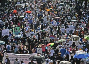 Los salvadoreños en las calles contra la “Dictadura de Bukele”