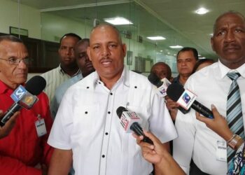 Transportistas ven exagerado incrementos de hasta 900 pesos en servicios de licencia de conducir