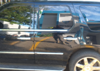 PN apresa hombre con un fusil , una pistola y US$2,187 dólares.