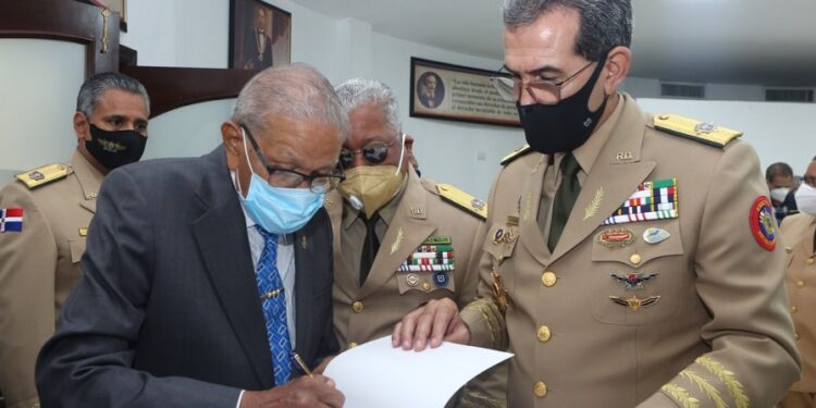 El Ministerio de Defensa presenta Libro de la autoría del Mayor General (r) Ramiro Matos González