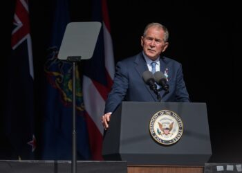 Bush carga contra el extremismo político en EEUU en su discurso por el 11-S