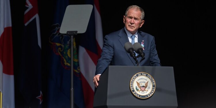 Bush carga contra el extremismo político en EEUU en su discurso por el 11-S