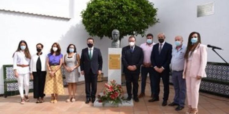 Homenaje a las víctimas de los "verdugos de ETA" en la calle República Dominicana de Madrid